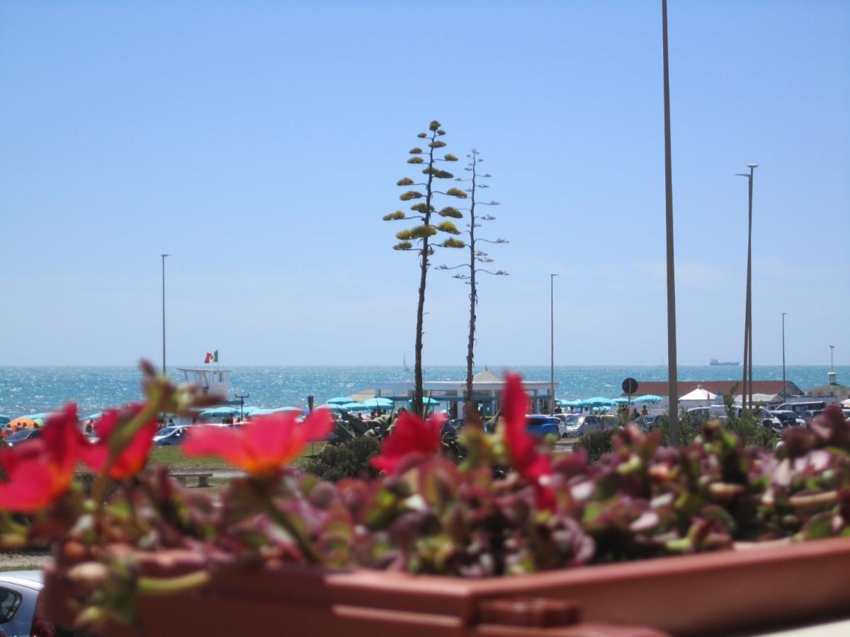 Alma Unica Fronte Mare Apartment Lido di Ostia Exterior photo